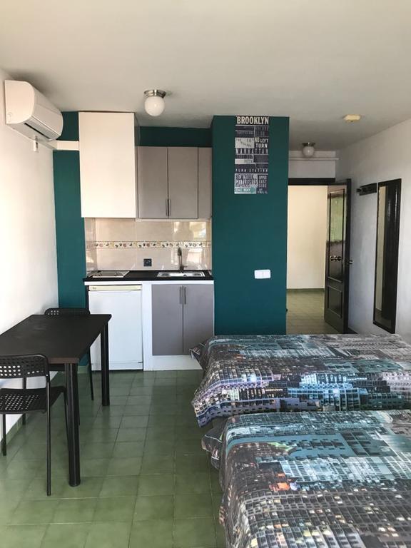 Coconut Apartments - Adults Only Magalluf Ngoại thất bức ảnh